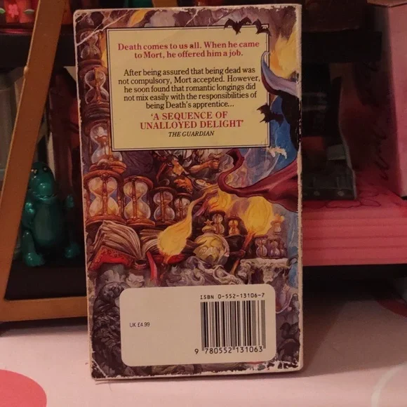 Mort by Terry Pratchett Paperback - Picture 2 of 2